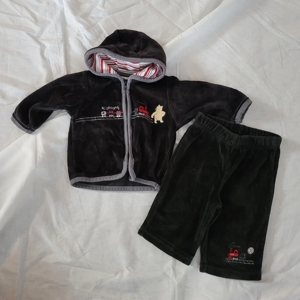 Disney Winnie the Pooh vintage 2pc black velour train sweat suit 3m